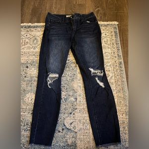 Size: 4 / refuge long dark wash jeans